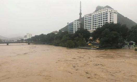 Nước lũ gây ngập cục bộ tại TP Hà Giang. Ảnh: Lam Thanh
