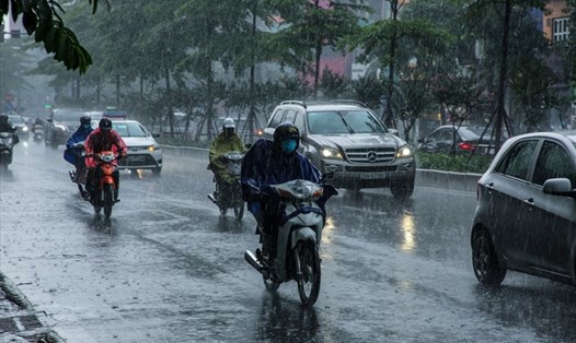 Dự báo Hà Nội có mưa vào sáng sớm mai 11.6. Ảnh: Sơn Tùng