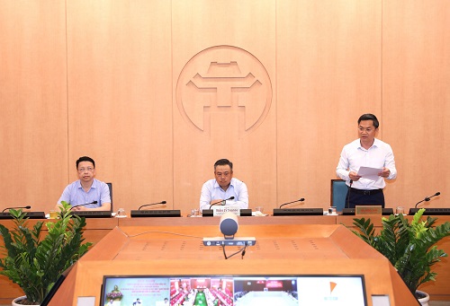 Phó Chủ tịch UBND TP Hà Nội Hà Minh Hải báo cáo Hà Nội định danh trên 366.000 shop trên các sàn thương mại điện tử. Ảnh: Khánh Phú