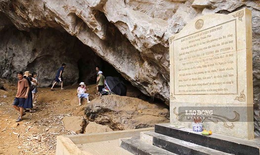 Hang Thẩm Púa - nơi đặt Sở chỉ huy đầu tiên trong Chiến dịch Điện Biên Phủ. Ảnh: Quang Đạt