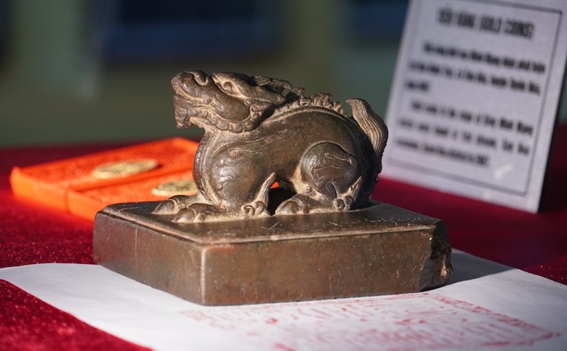 Ấn "Tuần phủ Đô tướng quân" hơn 500 tuổi đang được canh giữ nghiêm ngặt tại Bảng tàng Tổng hợp Quảng Bình. Ảnh: Công Sáng