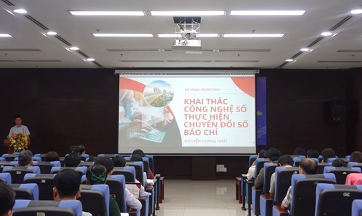 Tập huấn kỹ năng chuyển đổi số cho các cơ quan báo chí tại Đà Nẵng. Ảnh: Trần Thi