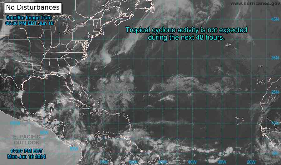 Dự kiến không có áp thấp nào mạnh lên thành bão trong 48 giờ tới. Ảnh: NOAA