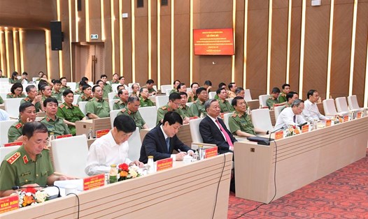 Chủ tịch nước Tô Lâm cùng các đại biểu dự buổi Lễ. Ảnh: Bộ Công an
