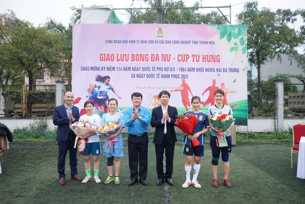 Công đoàn Khu Kinh tế Nghi Sơn và các khu công nghiệp tỉnh Thanh Hóa tổ chức giải bóng đá cho đoàn viên, người lao động. Ảnh: Quách Du