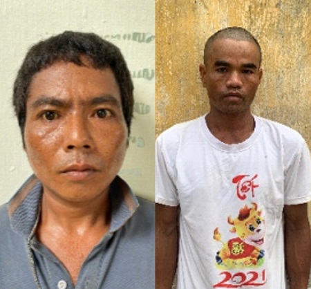Công an huyện Krông Pa đang bắt giữ Nay Trôn và cho đối tượng Ksor Lam (bìa trái) tại ngoại. Ảnh: Công an Krông Pa