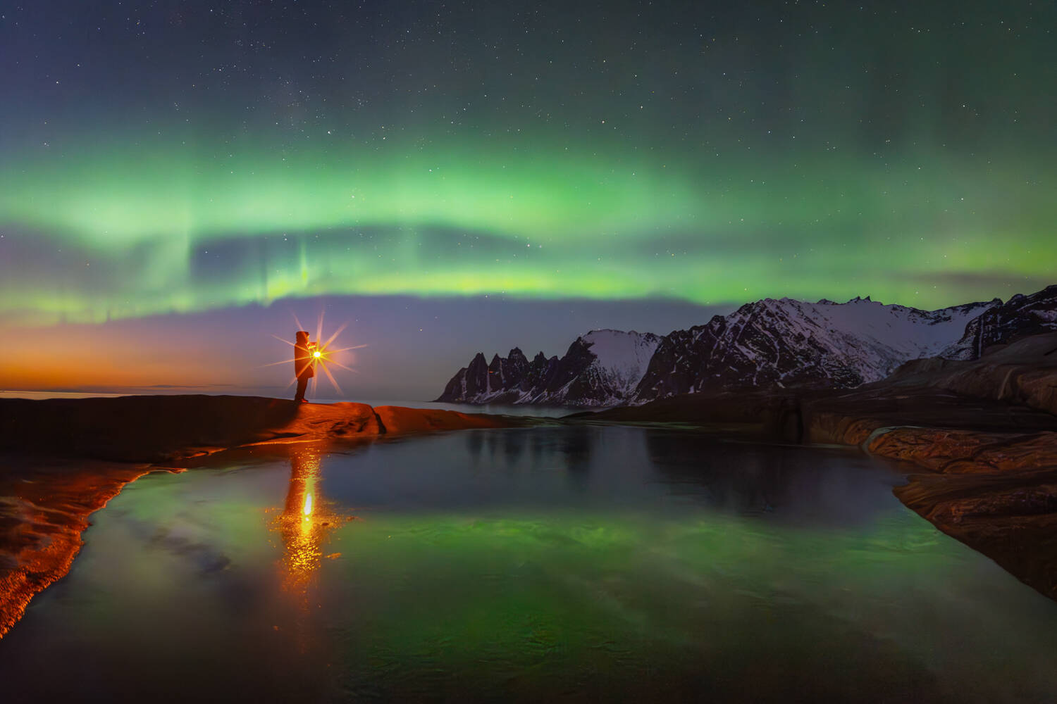 Bầu trời sáng rực ánh cực quang huyền ảo là khung cảnh nhiều nhiếp ảnh gia muốn ghi lại. Ảnh: Nhân vật cung cấp