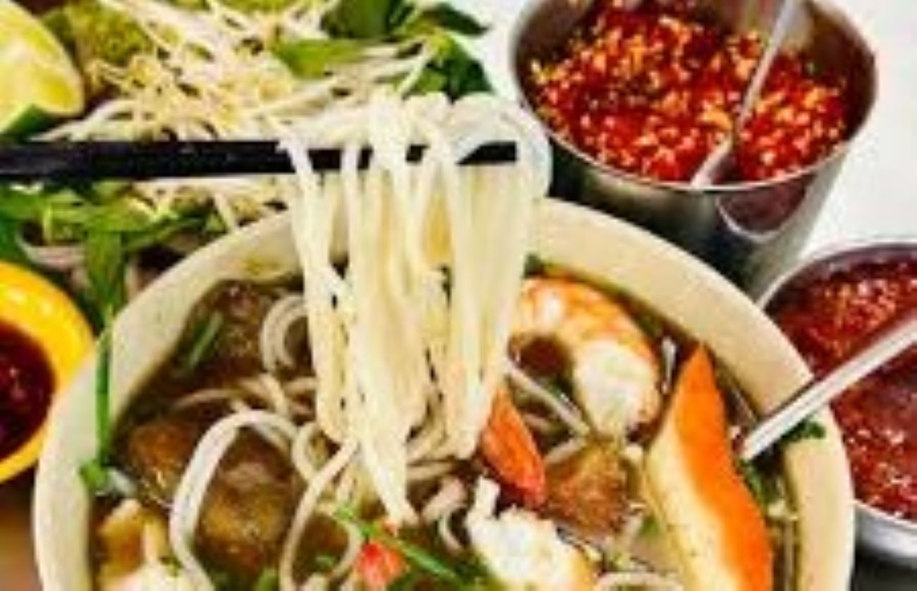 Không nên ăn quá nhiều tinh bột vào bữa tối. Ảnh minh họa