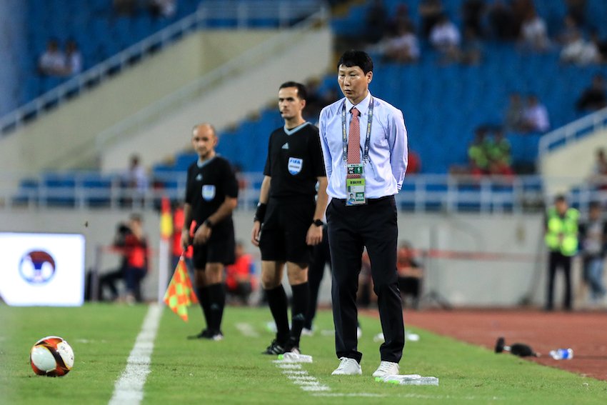 Huấn luyện viên Kim Sang-sik cần thêm thời gian để thau đổi tuyển Việt Nam. Ảnh: Minh Dân