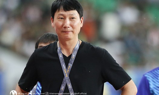 Huấn luyện viên Kim Sang-sik của đội tuyển Việt Nam. Ảnh: VFF