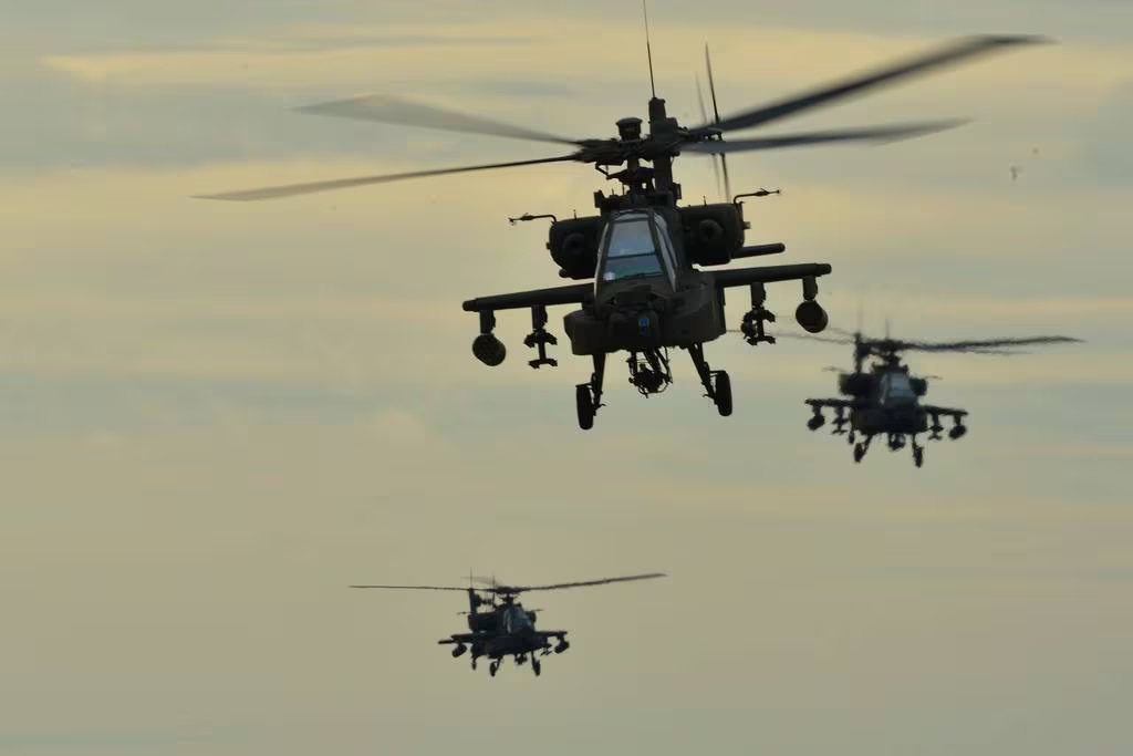 Tên lửa Spike được thử nghiệm rộng rãi trên trực thăng tấn công AH-64E Apache. Ảnh: Quân đội Mỹ