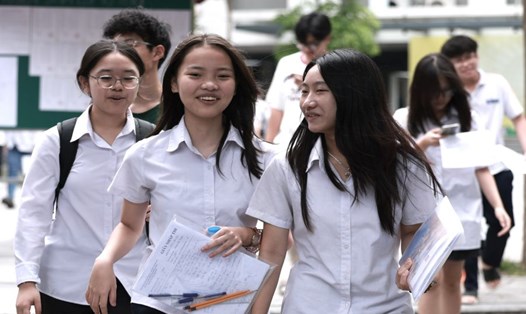 Nụ cười của học sinh khi hoàn thành bài thi tuyển sinh vào lớp 10 tại Hà Nội năm 2024. Ảnh: Hải Nguyễn