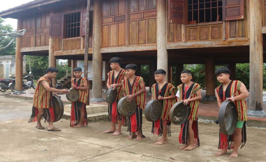 Đội cồng chiêng nhí đã vinh dự được tham gia biểu diễn tại các sự kiện lớn của tỉnh và huyện. Ảnh: Lê Nguyên