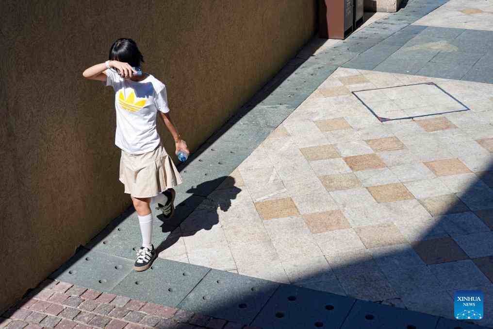 Nắng nóng thiêu đốt ở Bắc Kinh, Trung Quốc. Ảnh: Xinhua