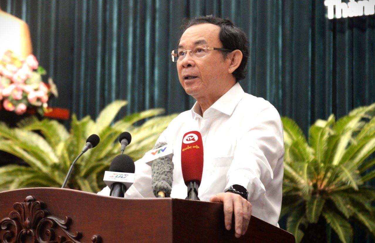 Bí thư Thành ủy TPHCM Nguyễn Văn Nên phát biểu tại hội nghị. Ảnh: Minh Quân