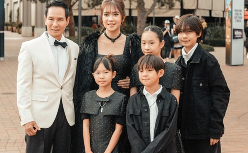 Lý Hải đưa vợ con sang Mỹ dự ra mắt Lật mặt 7. Ảnh: NSX.