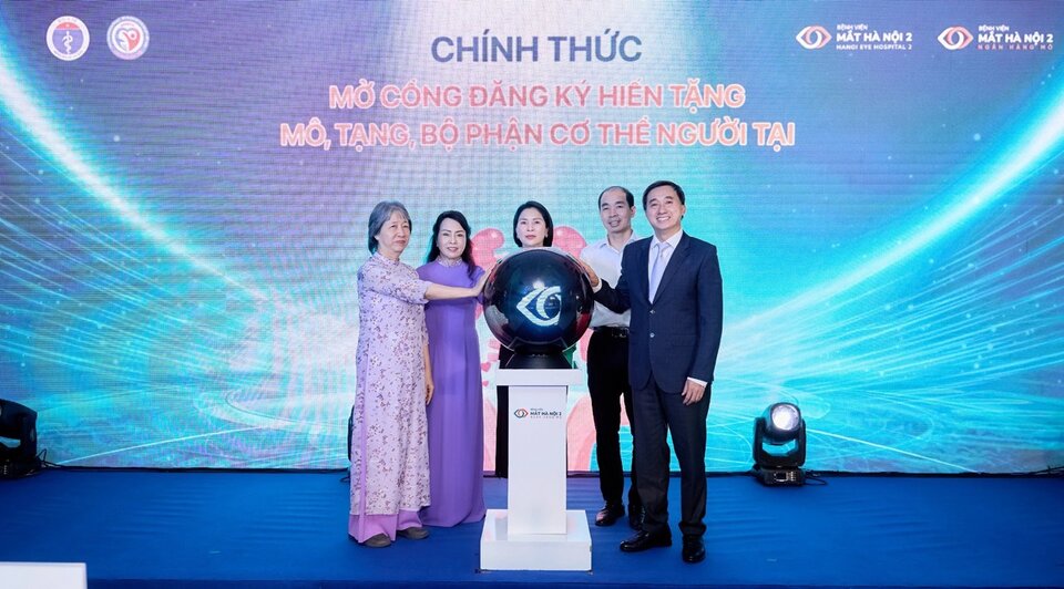 Ra mắt Ngân hàng Mô và Chi hội vận động hiến mô, bộ phận cơ thể người thuộc Bệnh viện Mắt Hà Nội cơ sở 2. Ảnh: Mai Thanh