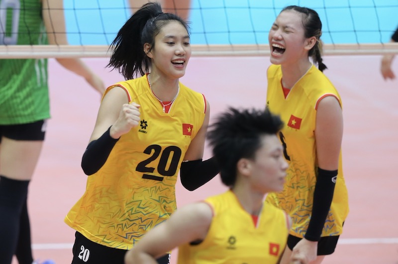 Đội tuyển bóng chuyền nữ U20 Việt Nam chuẩn bị tham dự giải U20 nữ châu Á 2024. Ảnh: VFV