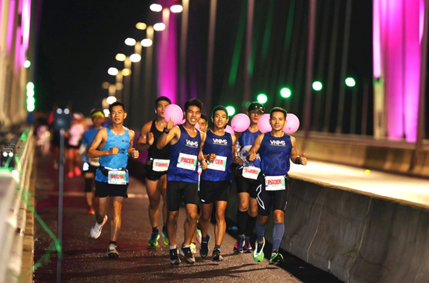 Các vận động viên tranh tài tại Giải Marathon Đất Sen hồng 2023. Ảnh: Báo Đồng Tháp