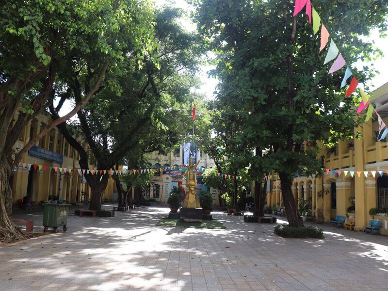 Trường TH Phù Đổng được xây dựng từ năm 1890, có 2 dãy phòng học tại đường Yên Bái (quận Hải Châu).