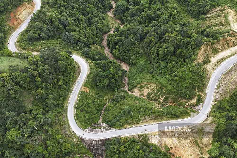 Dự án nâng cấp đường từ xã Tà Lèng vào Khu di tích Sở Chỉ huy Chiến dịch Điện Biên Phủ (TP.Điện Biên Phủ, tỉnh Điện Biên) - thuộc Dự án Phát triển cơ sở hạ tầng du lịch hỗ trợ tăng trưởng toàn diện khu vực Tiểu vùng Mê Kông mở rộng được tỉnh Điện Biên được phê duyệt đầu tư năm 2017.