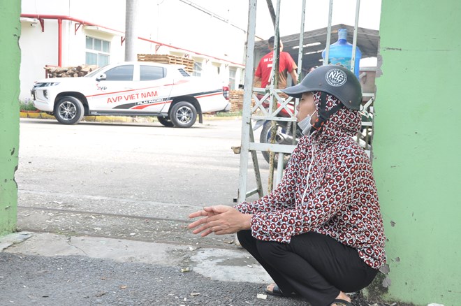 Công nhân bị nợ lương, bảo hiểm xã hội sau khi lãnh đạo Công ty TNHH T.T.B Việt Nam MFG (Bắc Giang) về Hàn Quốc không trở lại. Ảnh chụp ngày 9.11.2023. Ảnh: Quế Chi