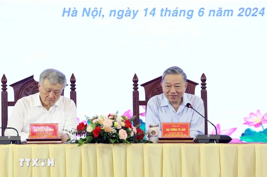 Chủ tịch nước Tô Lâm chủ trì buổi làm việc với TANDTC. Ảnh: TTXVN