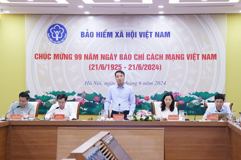 Tổng Giám đốc BHXH Việt Nam Nguyễn Thế Mạnh chủ trì Hội nghị. Ảnh: Hà Anh