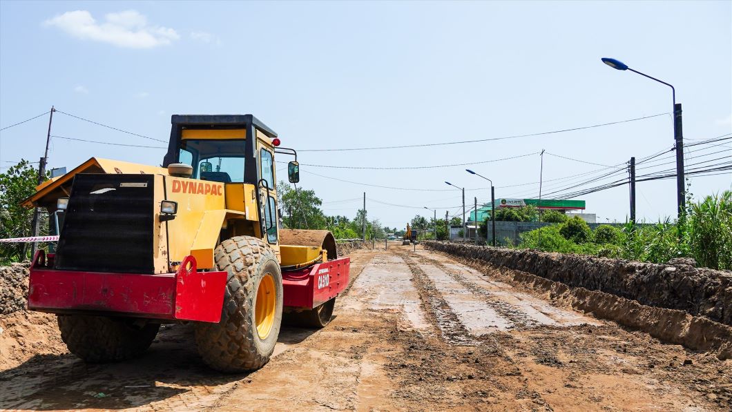 Dự án đường tỉnh 918 có tổng chiều dài khoảng 9,4km ,tổng mức đầu tư đã được phê duyệt hơn 1.024 tỉ đồng. Ảnh: Tạ Qaung