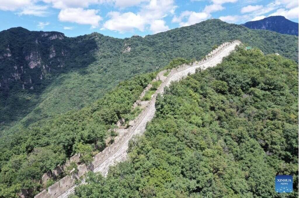Đoạn Jiankou của Vạn Lý Trường Thành ở quận Hoài Nhu, thủ đô Bắc Kinh, Trung Quốc. Ảnh: Xinhua  
