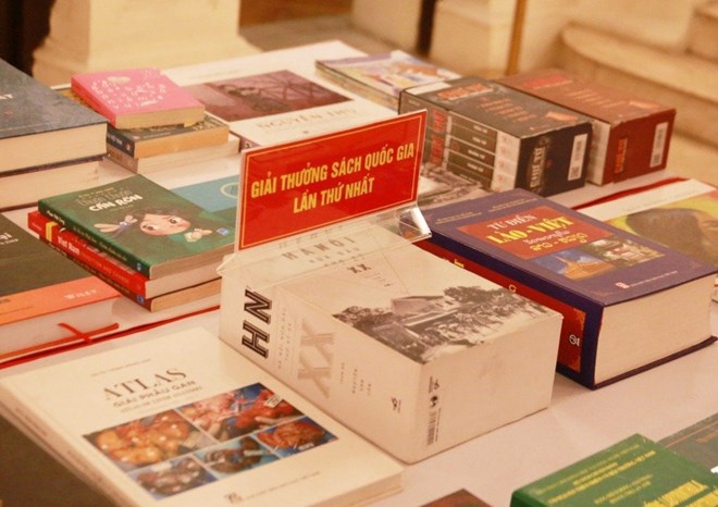 Các tác phẩm trưng bày tại Giải thưởng Sách Quốc gia 2023. Ảnh: Thùy Trang