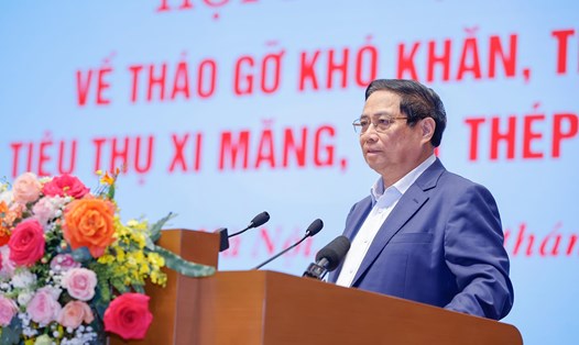 Thủ tướng Chính phủ Phạm Minh Chính chủ trì hội nghị thúc đẩy sản xuất, tiêu thụ xi măng, sắt thép và vật liệu xây dựng. Ảnh: VGP