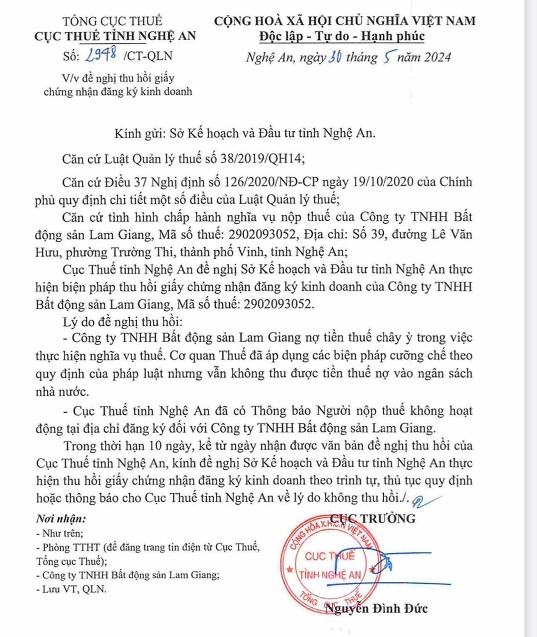 Văn bản đề nghị thu hồi giấy chứng nhận đăng ký của Cục Thuế Nghệ An đối với Công ty TNHH Lam Giang ở phường Trường Thi, TP Vinh. Ảnh: Hải Đăng