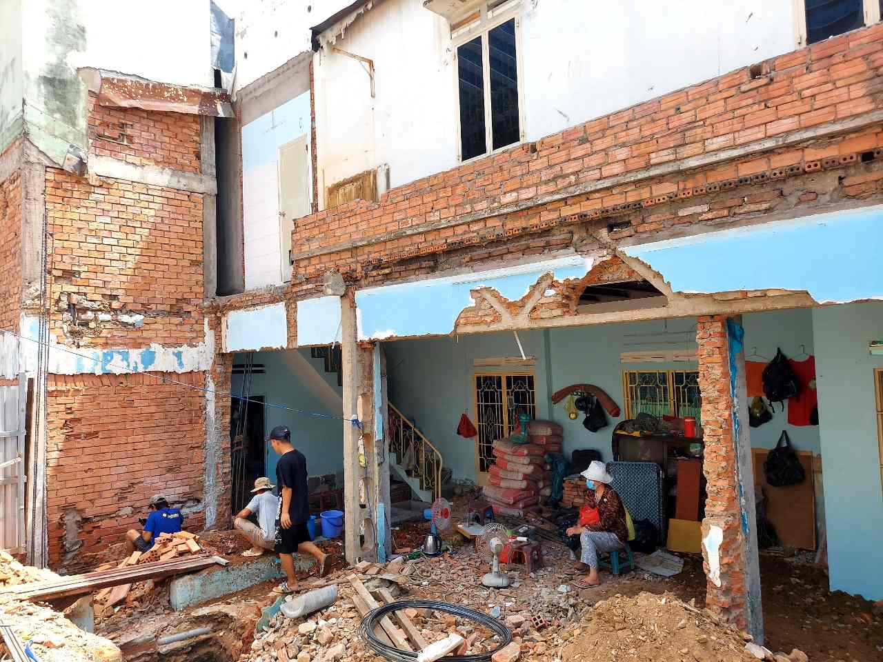 Những hộ dân cuối cùng dỡ nhà, giao mặt bằng làm Metro số 2 ở TPHCM