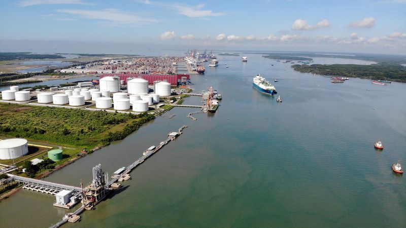 Chuyến tàu LNG đầu tiên nhập cảng LNG Thị Vải. Ảnh: PVN