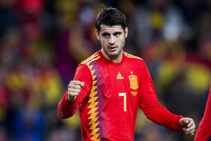Tiền đạo sinh năm 1992 không chỉ góp mặt trong top “mỹ nam” EURO 2024, anh từng được đưa vao danh sách những cầu thủ quyến rũ, đẹp trai nhất World Cup 2022. Ngôi sao 31 tuổi cũng thường xuyên xuất hiện trong bảng xếp hạng cầu thủ có vẻ ngoài nổi bật nhất Tây Ban Nha.  