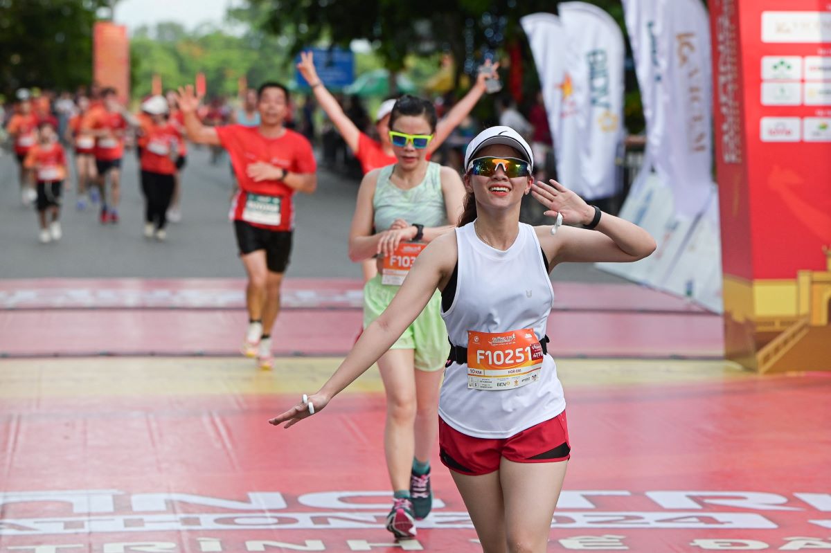 Các vận động viên tham gia giải chạy “Quảng Trị Marathon – Hành trình về Đất lửa”. Ảnh: Văn Dũng.