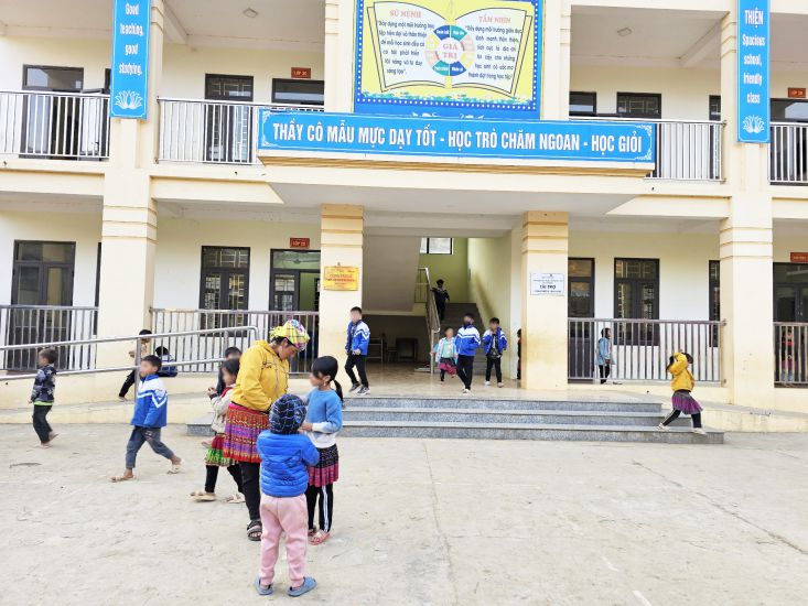 Điểm trường Sáng Pao của Trường Phổ thông Dân tộc bán trú Tiểu học và Trung học cơ sở Xà Hồ, huyện Trạm Tấu, tỉnh Yên Bái do Quỹ Xã hội từ thiện Tấm lòng Vàng tài trợ xây dựng. Ảnh: An Nhiên