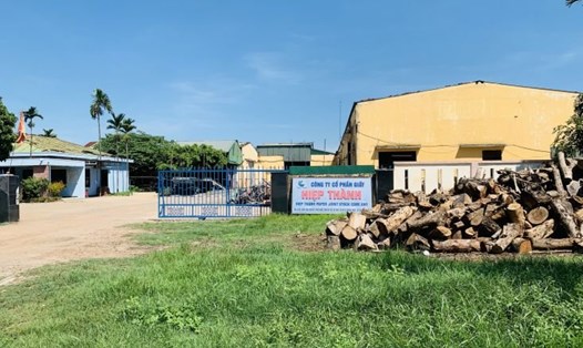 Cụm công nghiệp làng nghề Tịnh Ấn Tây hiện có 16 doanh nghiệp hoạt động sản xuất kinh doanh nhưng không có hệ thống xử lý nước thải tập trung. Ảnh: Viên Nguyễn