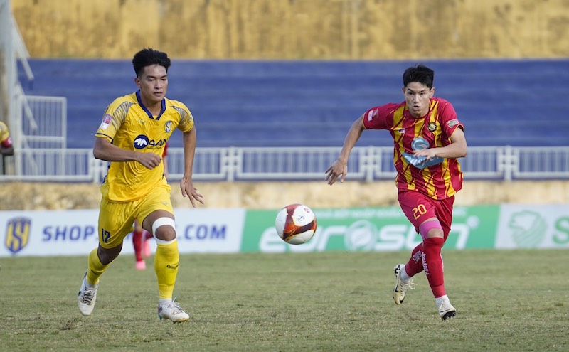 Sông Lam Nghệ An chưa thể bứt tốc ở chặng cuối V.League. Ảnh: Xuân Thành