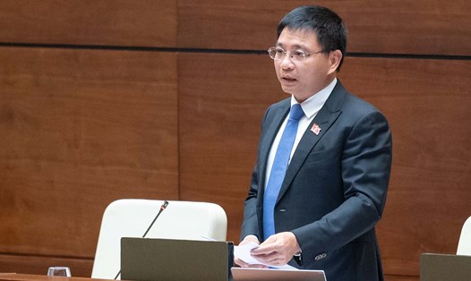 Bộ trưởng Bộ GTVT Nguyễn Văn Thắng giải trình, làm rõ một số vấn đề đại biểu Quốc hội nêu. Ảnh: Quốc hội