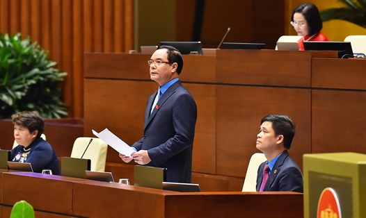 Chủ tịch Tổng Liên đoàn Lao động Việt Nam Nguyễn Đình Khang báo cáo, làm rõ các vấn đề đại biểu quan tâm trong dự thảo Luật Công đoàn (sửa đổi). Ảnh: Quốc hội