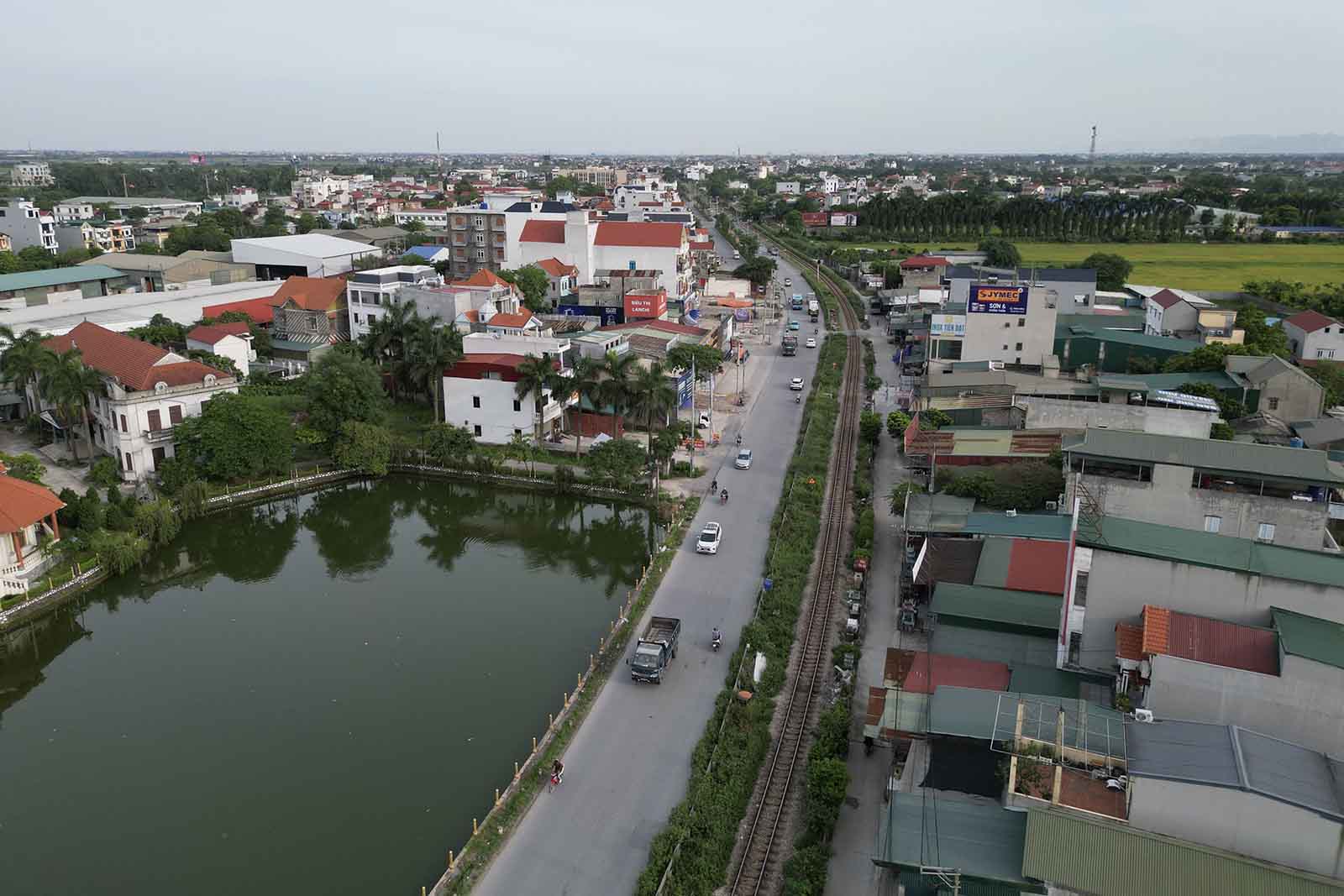 Đây là tuyến đường huyết mạch cửa ngõ phía Nam thành phố, tuy nhiên sau nhiều năm đưa vào sử dụng đã xuống cấp và quá tải khi lưu lượng phương tiện ngày một đông.Tuyến đường hiện có mặt cắt ngang nhỏ hẹp với mặt cắt ngang 7-8m, không dải phân cách, tiềm ẩn nguy cơ xảy ra tai nạn.