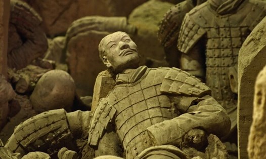 Đội quân đất nung trong lăng mộ Tần Thủy Hoàng. Ảnh: Netflix