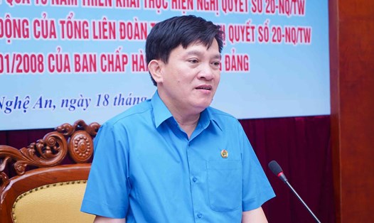 Ông Nguyễn Xuân Hùng - Phó Chủ tịch Tổng LĐLĐ Việt Nam phát biểu chỉ đạo tại hội nghị khảo sát, đánh giá kết quả 15 năm thực hiện Nghị quyết 20. Ảnh: Duy Chương