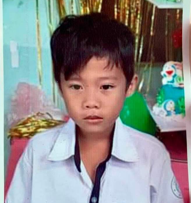 Bé trai ra khỏi nhà từ ngày 15.6 đến nay vẫn chưa rõ tung tích. Ảnh: Công an huyện Hòn Đất