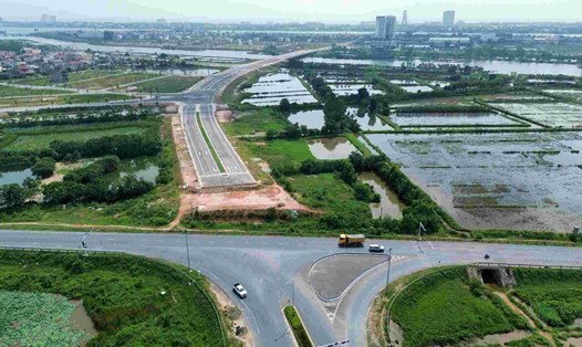 Quảng Bình hiện có nhiều dự án đường đang vướng mắc trong việc đấu nối vào Quốc lộ và dự án BOT. Ảnh: Công Sáng