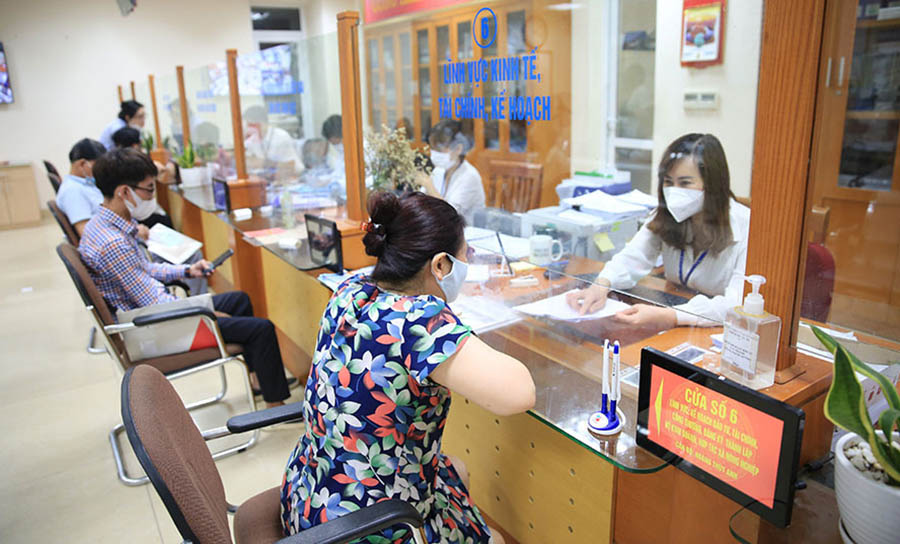 Triển khai kịp thời cải cách chính sách tiền lương, điều chỉnh lương hưu. Ảnh: Nguyễn Quang