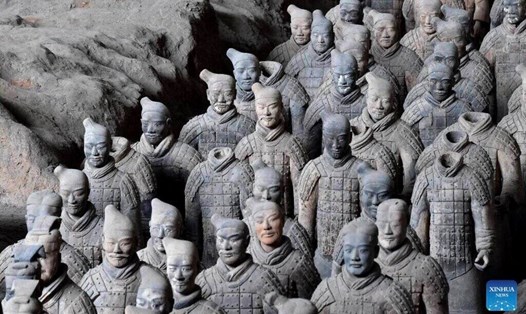 Trong lăng mộ Tần Thủy Hoàng có hàng nghìn binh sĩ đất nung canh gác. Ảnh: Xinhua