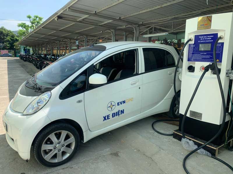 Trạm sạc nhanh cho ôtô điện do CPCEMEC sản xuất. Ảnh: Ngọc Thạch